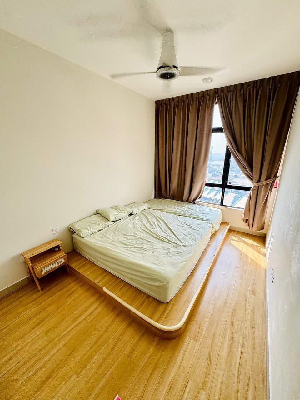 Service Residence Twin Tower @ CIQ 4