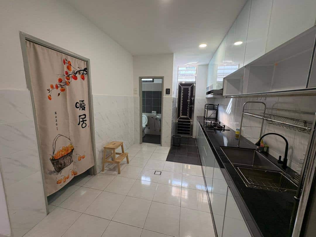 2-Storey Terrace House Kempas Baru 7
