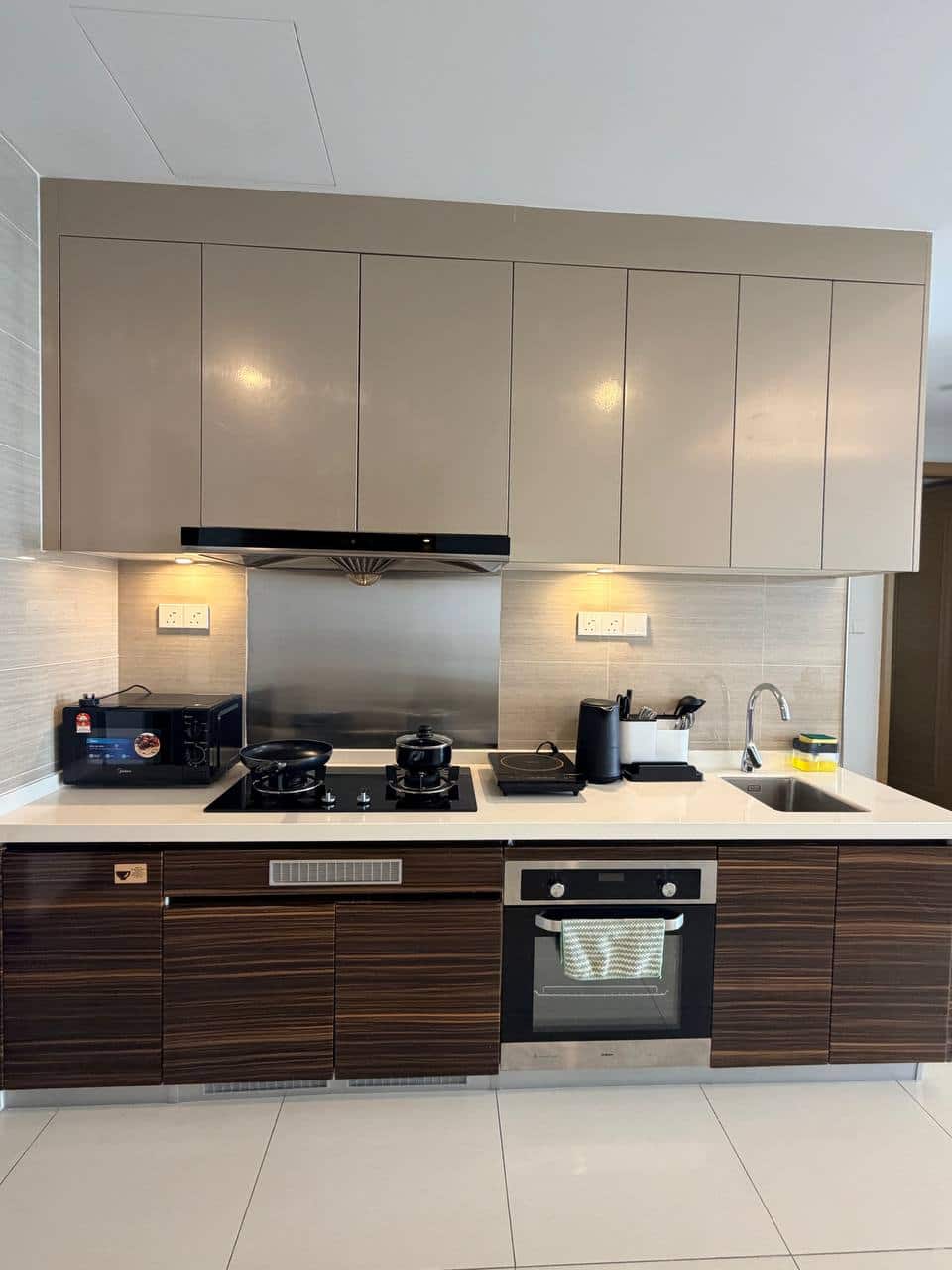Service Residence End Lot Tanjung Puteri 7