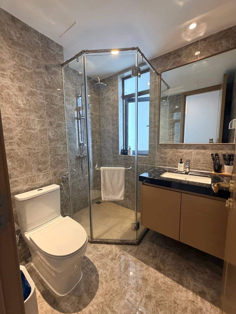 Service Residence End Lot Tanjung Puteri 8