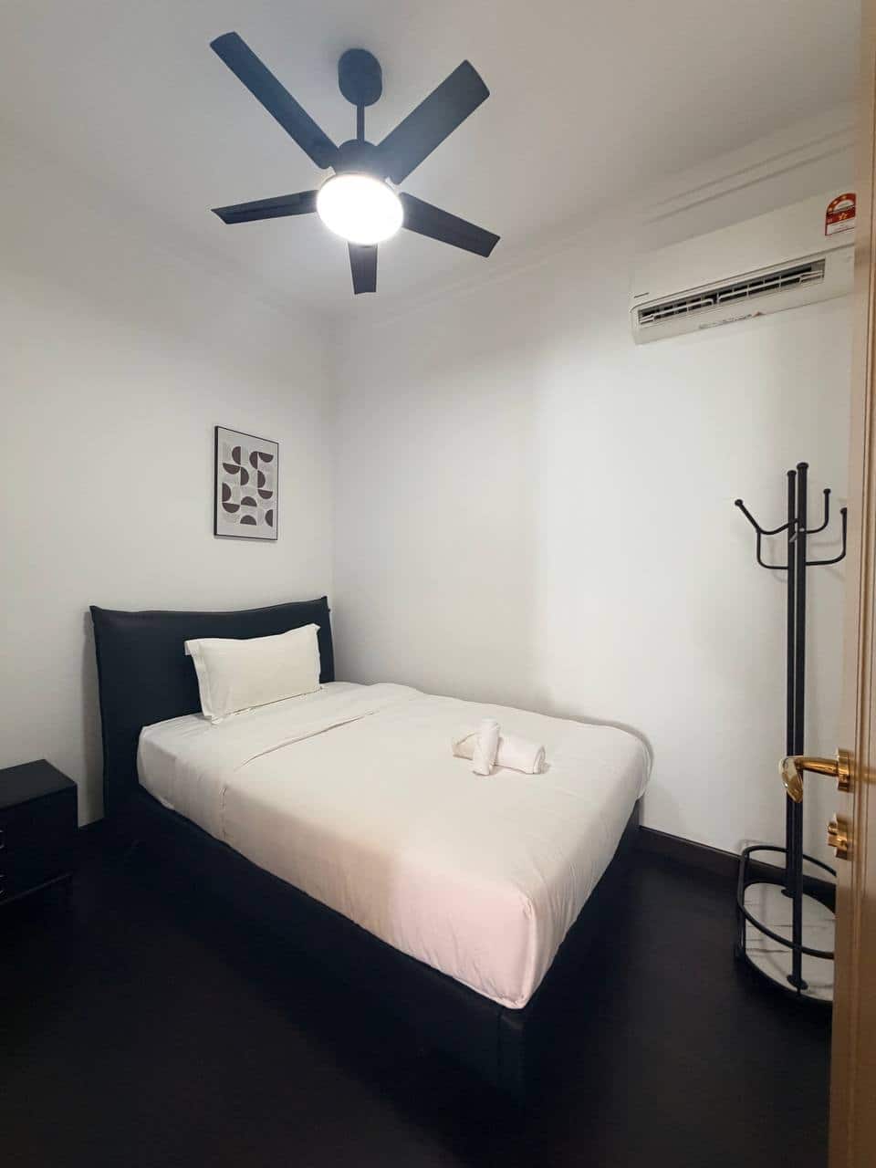 Service Residence End Lot Tanjung Puteri 4