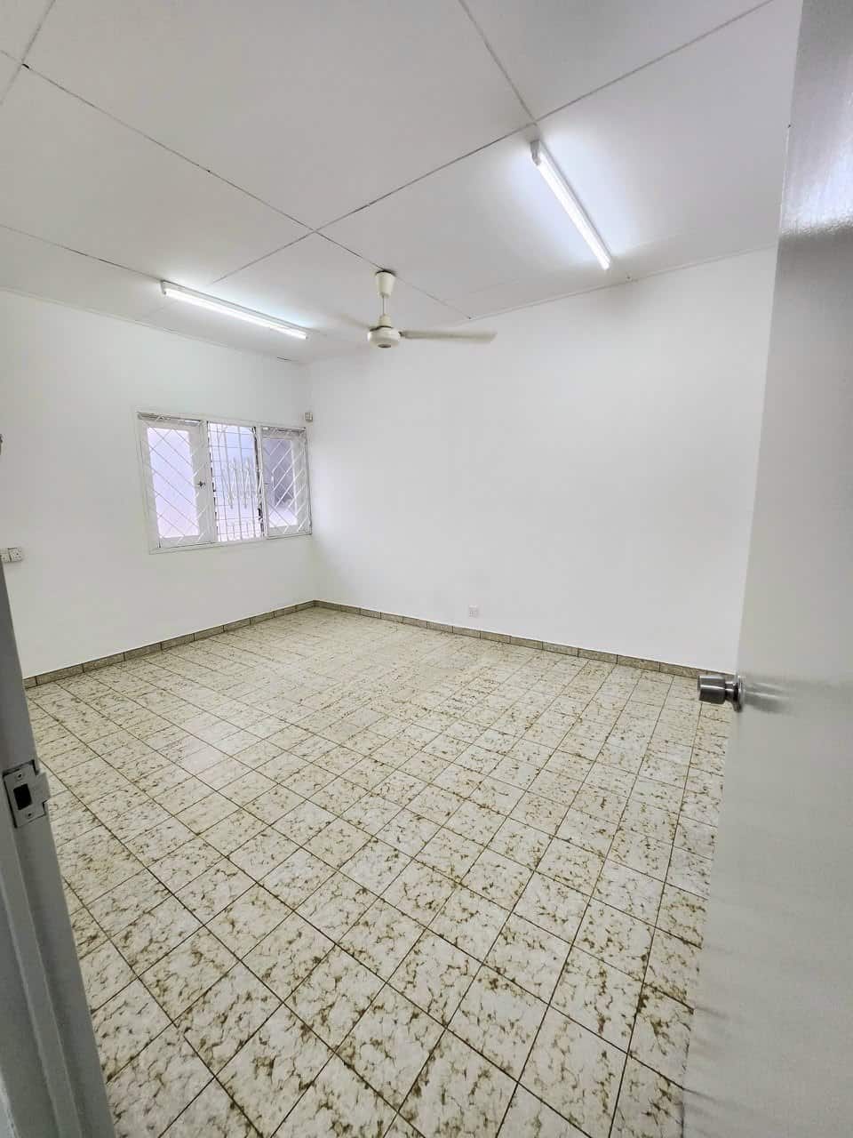 Double Storey Semi-D Taman Pelangi 6