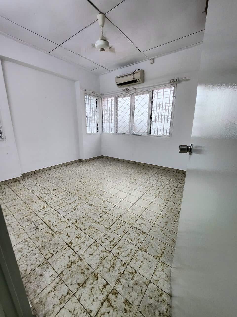 Double Storey Semi-D Taman Pelangi 7