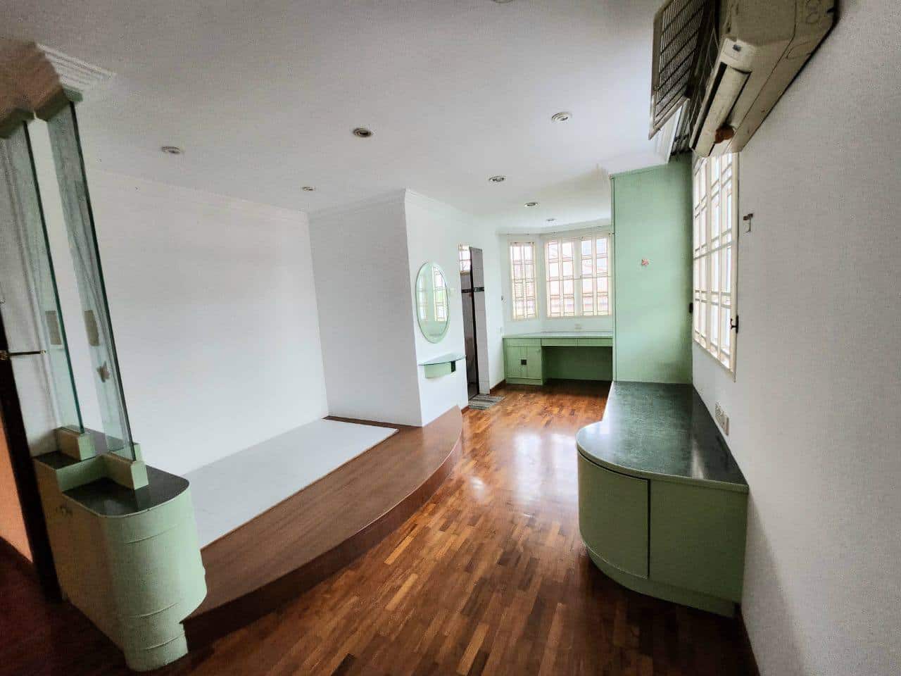 3-Storey Semi-D Taman Pelangi 3