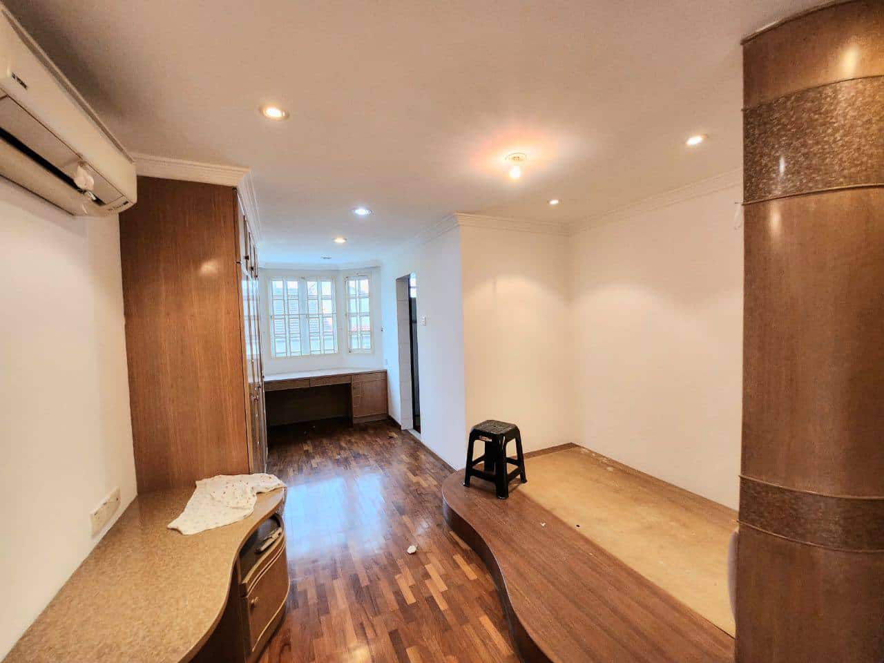 3-Storey Semi-D Taman Pelangi 6