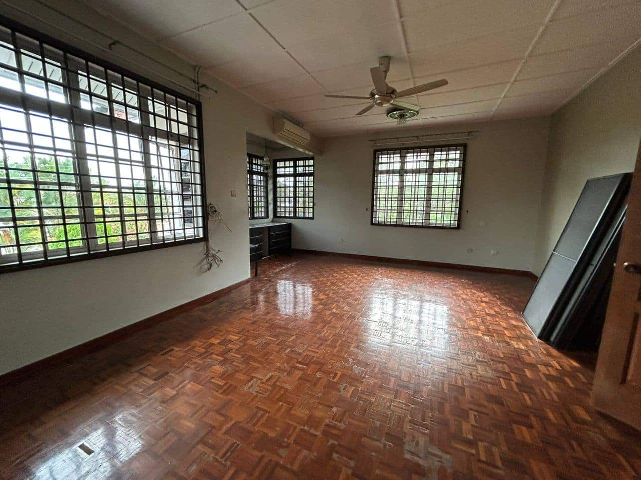 Double Storey Bungalow Perling 5