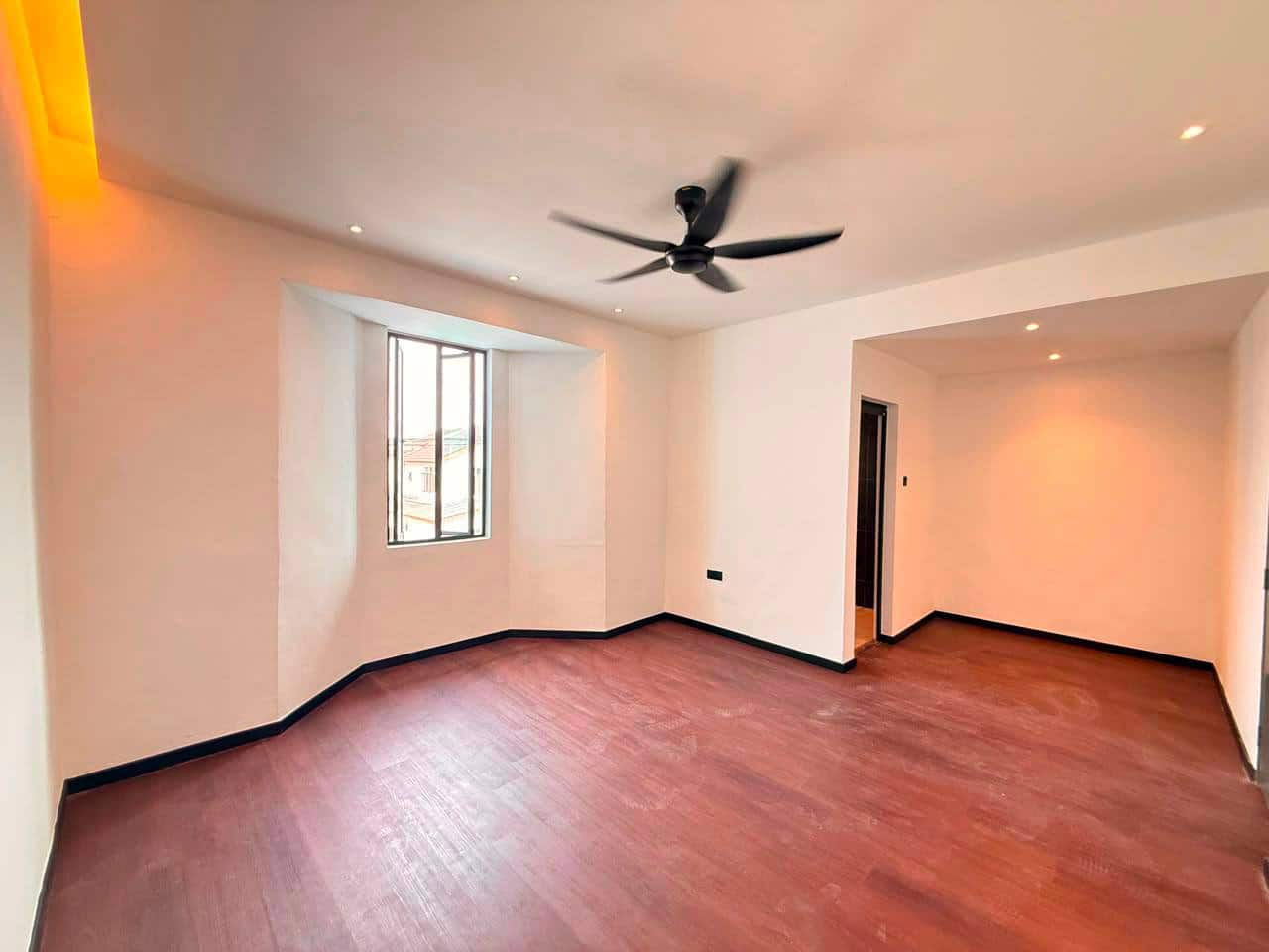 Double Storey Terrace Taman Timur 4