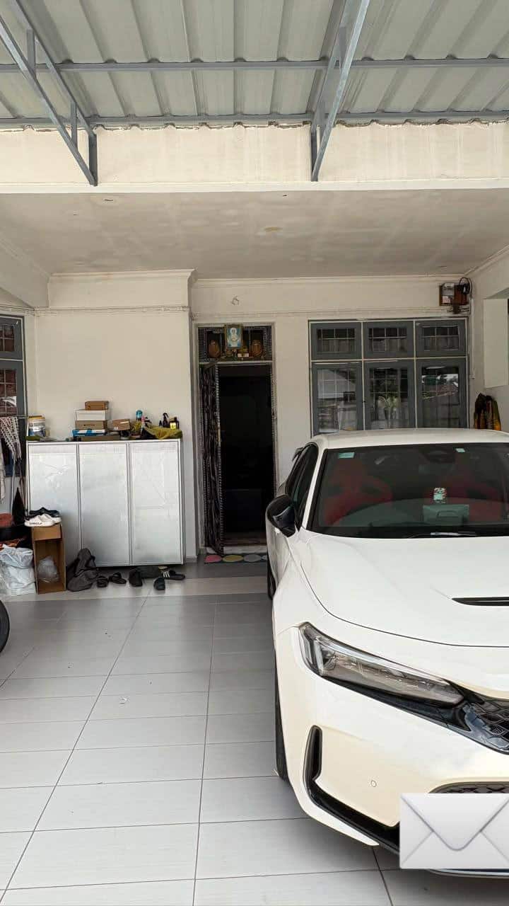 1.5-Storey Terrace House Taman Molek 3