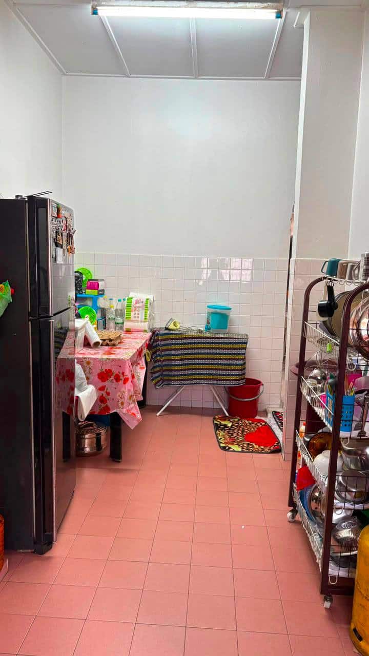 1.5-Storey Terrace House Taman Molek 10