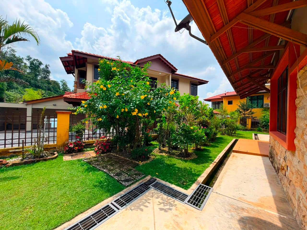 2-Storey Semi-D Endlot Nusa Idaman 3 2