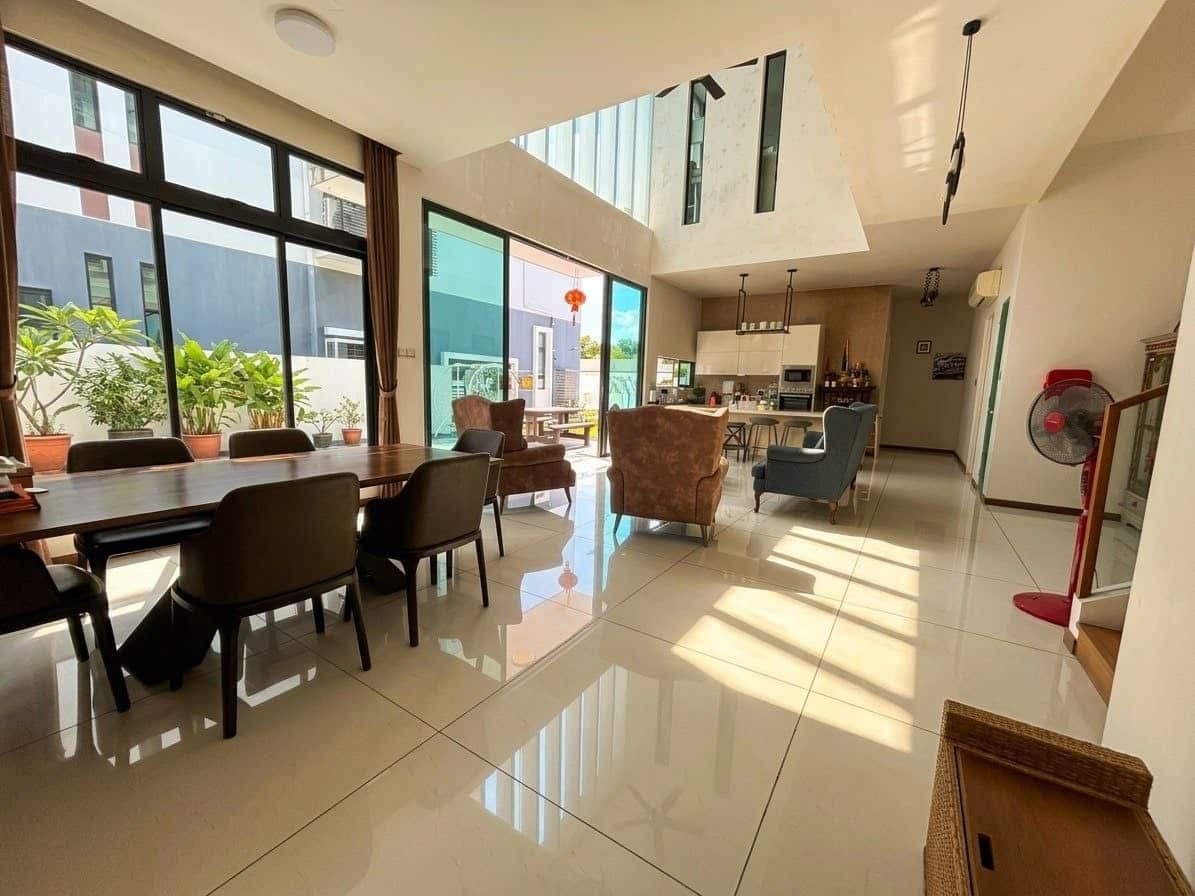 3-Storey Bungalow Isola Grandeur @ Senibong Cove 2