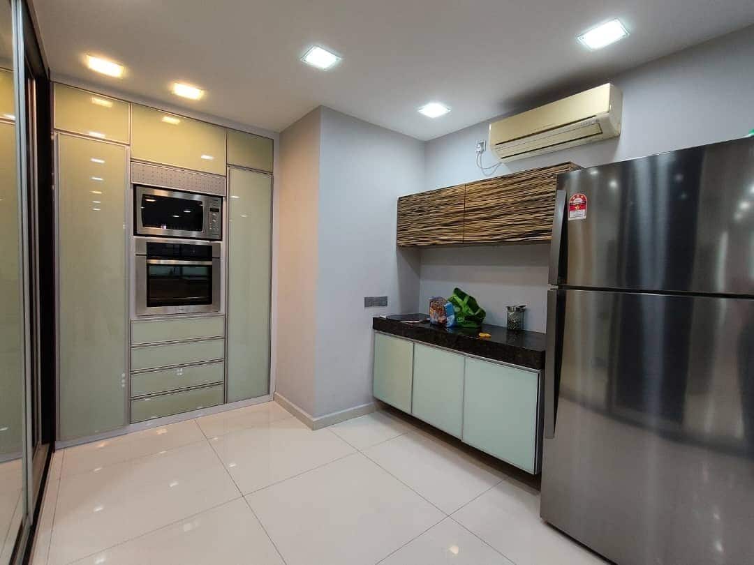 3.5-Storey Semi-D Taman Pelangi 2