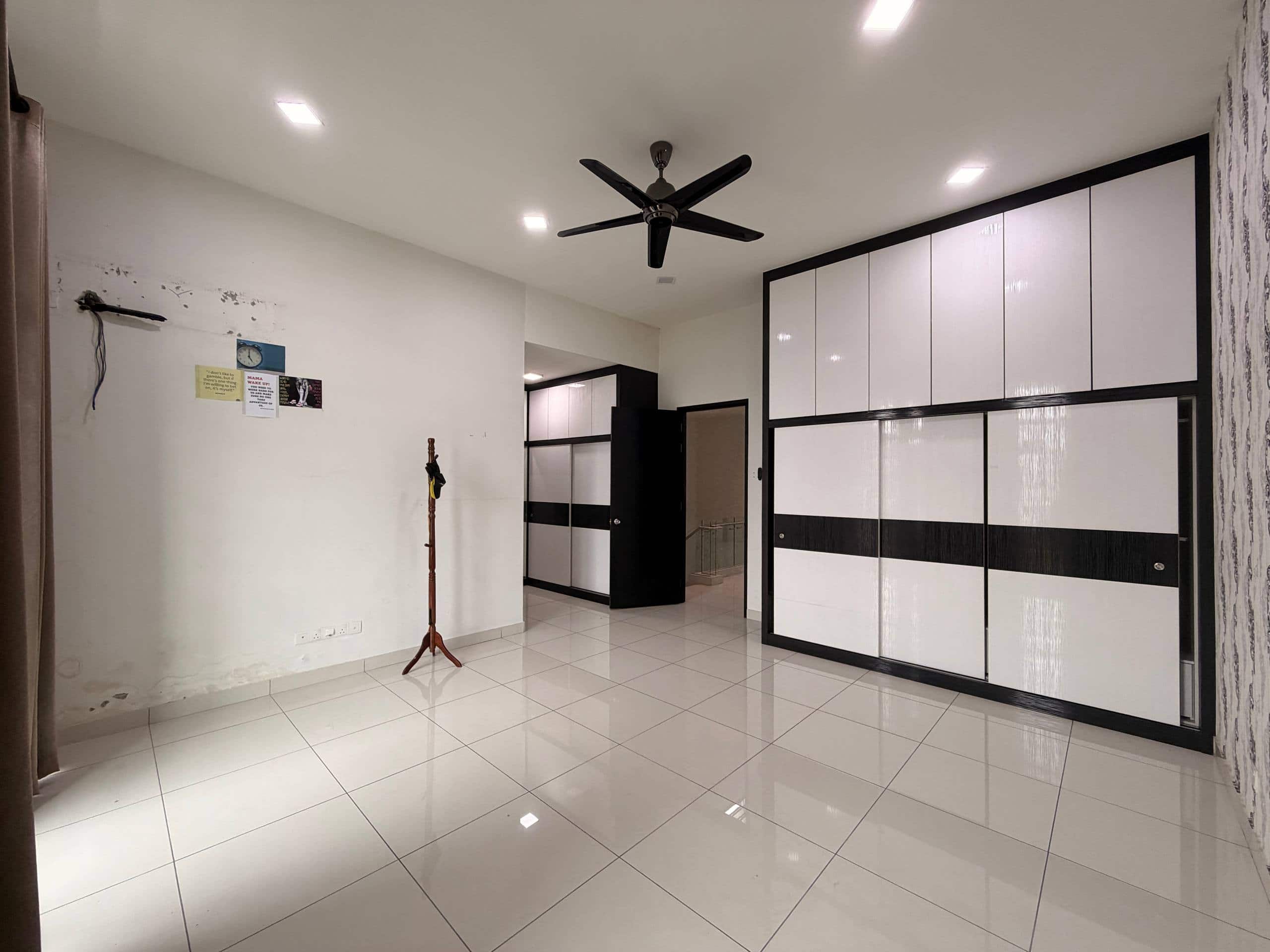 Double Storey Terrace House Emerald Residenz (Crown), Bandar Seri Alam 3