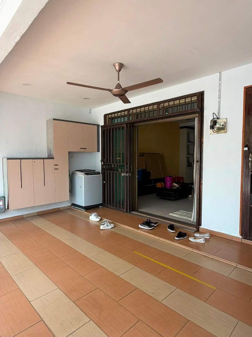 2-Storey Terrace Mount Austin - Austin Boulevard 3