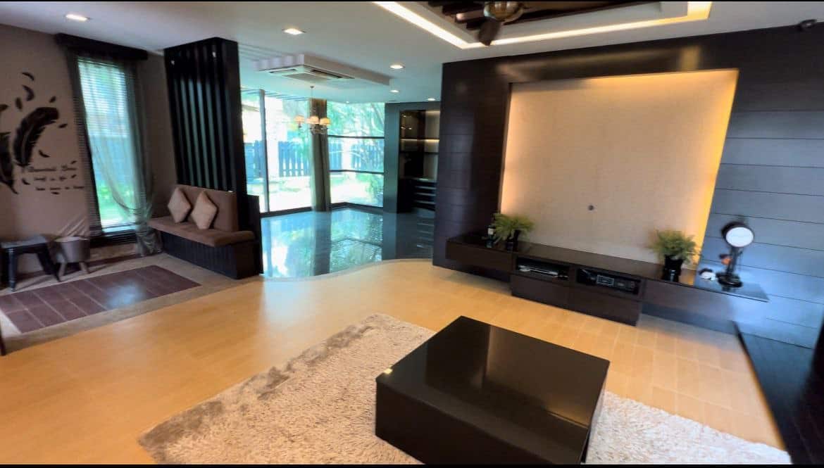 Double Storey Semi-D Taman Austin Perdana 2