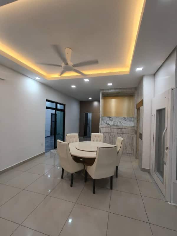 Three Storey Cluster House Opal @ Taman Mutiara Mas 3