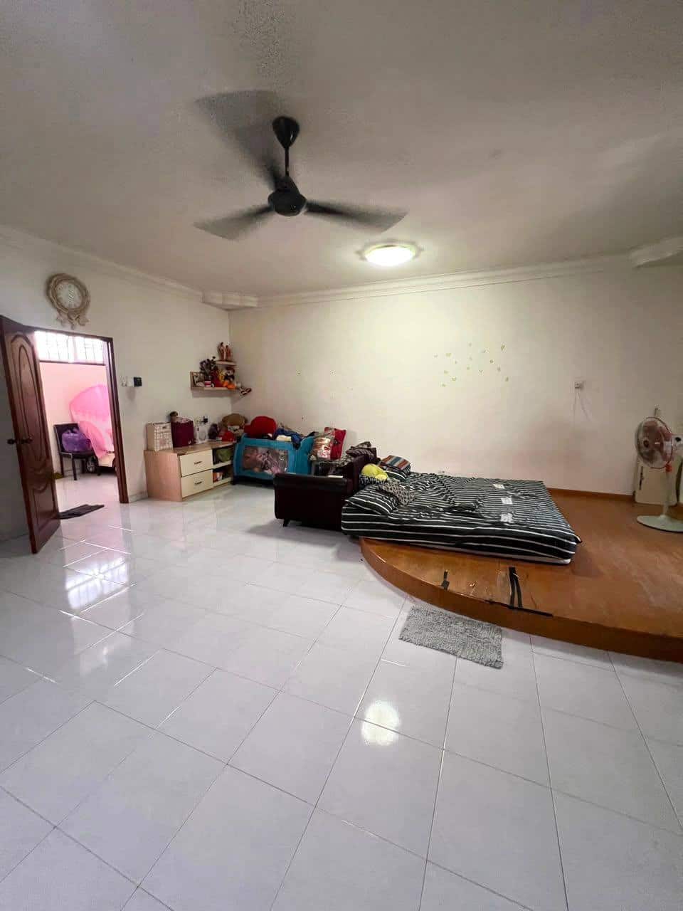 2.5-Storey Terrace House Taman Pulai Utama 6