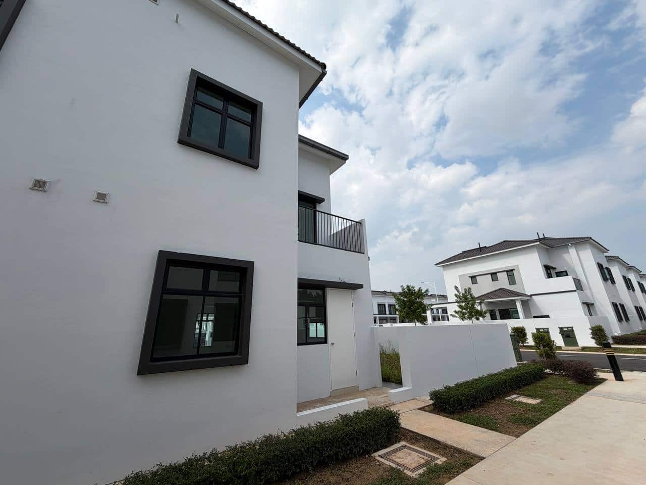 2-Storey Terrace House Eco Tropics-Fieldgates (Nora) 5