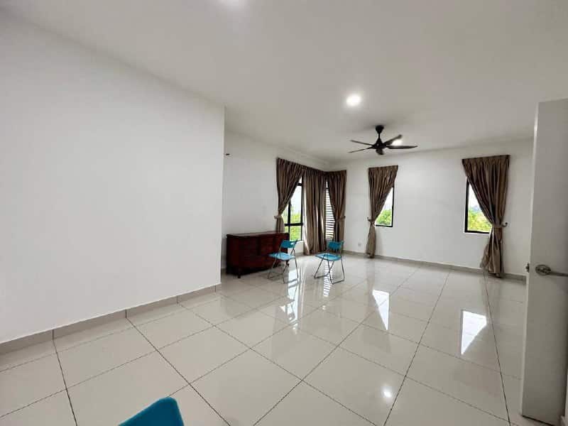 2.5-Storey Semi-D Nusa Idaman Presint 5 4