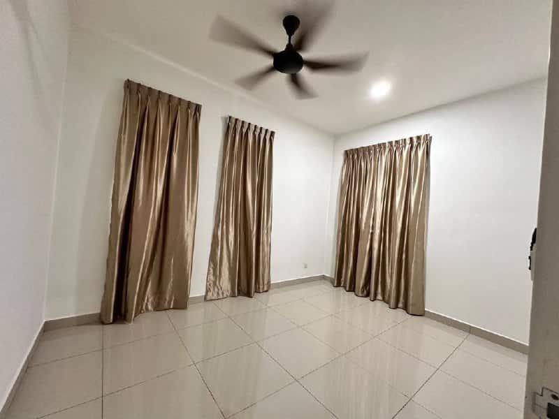 2.5-Storey Semi-D Nusa Idaman Presint 5 6
