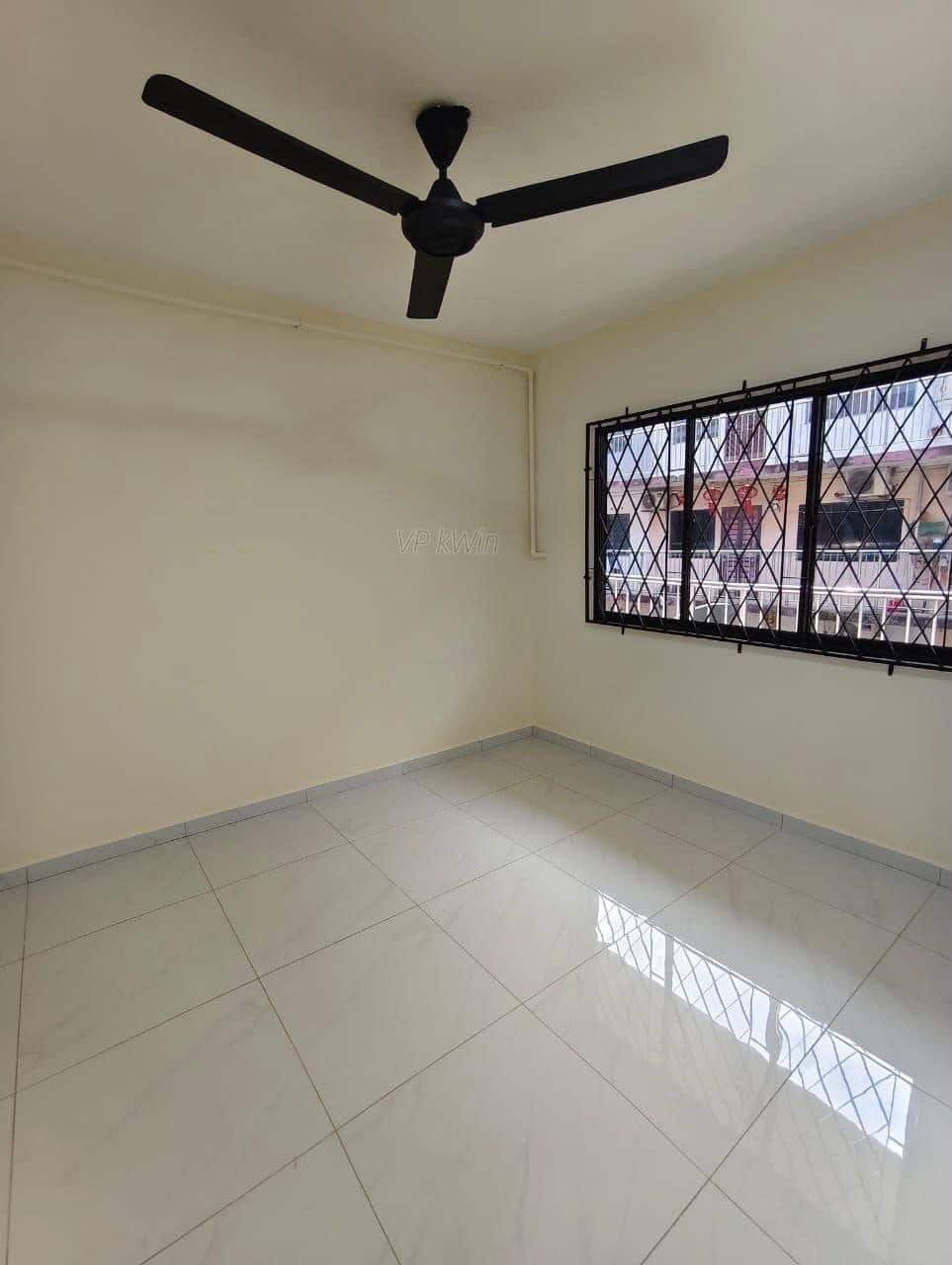 Low Cost Flat Taman Melor 4