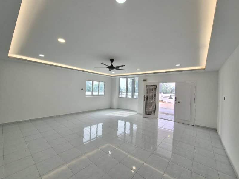 2.5-Storey Terrace House Corner Lot Taman Pulai Utama 5