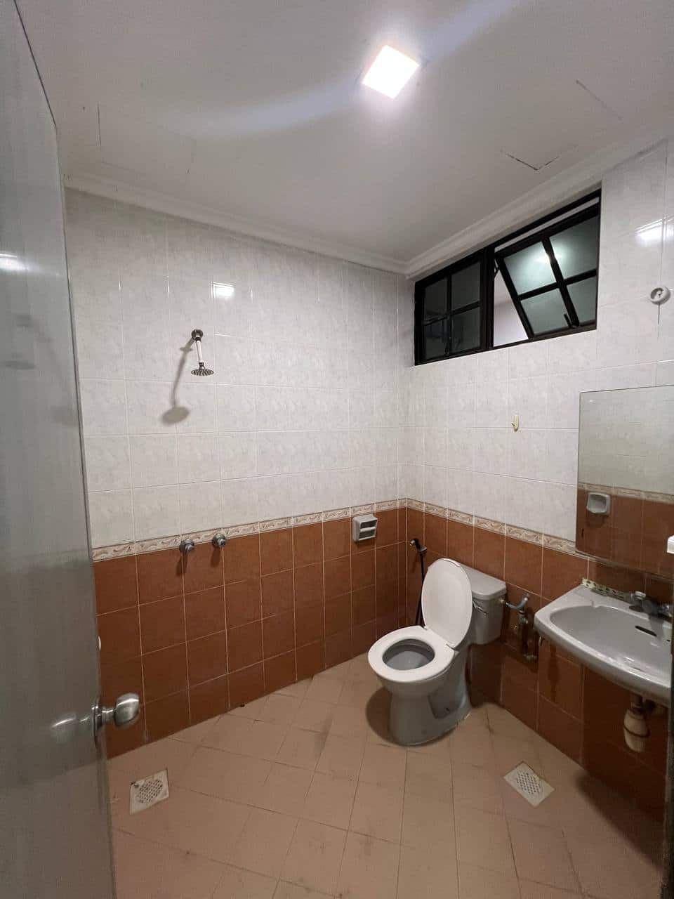 Condominium Datin Halimah @ Larkin 10