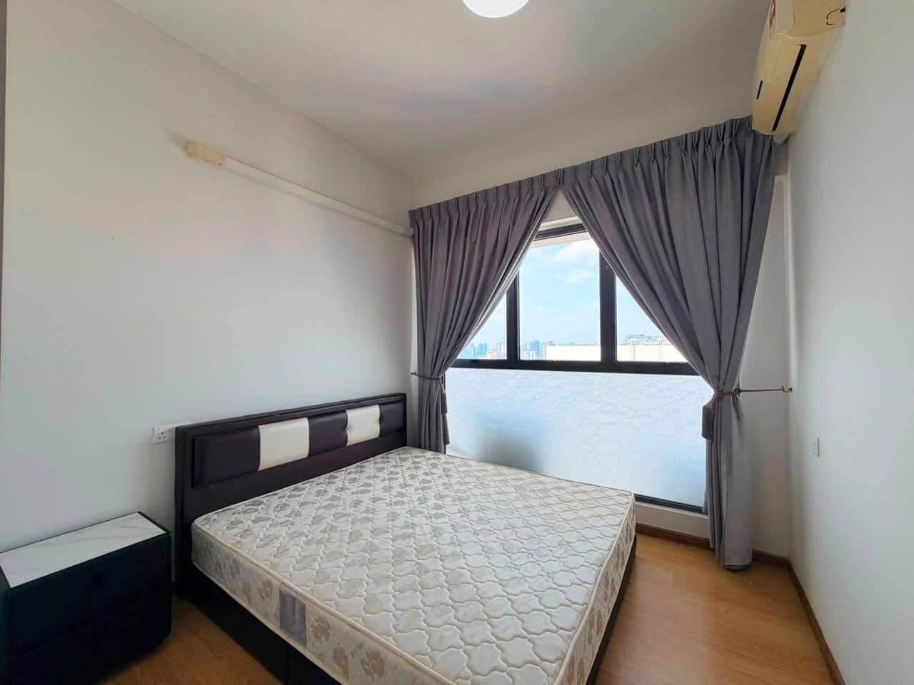 Condo Danga Bay 6