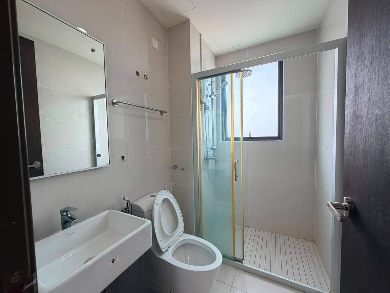 Condo Danga Bay 9