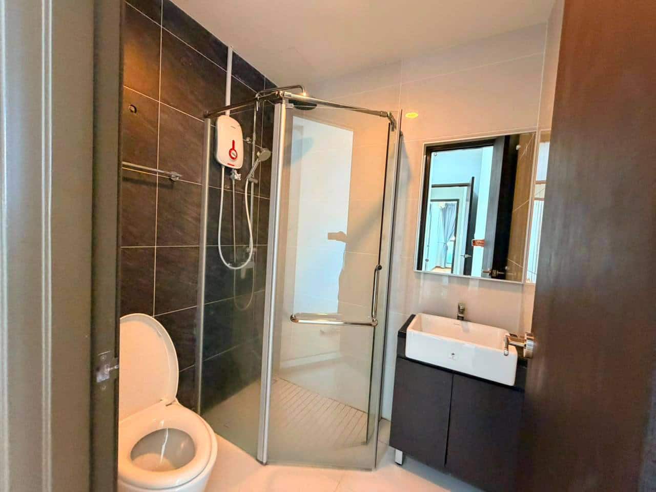 Condo Danga Bay 10