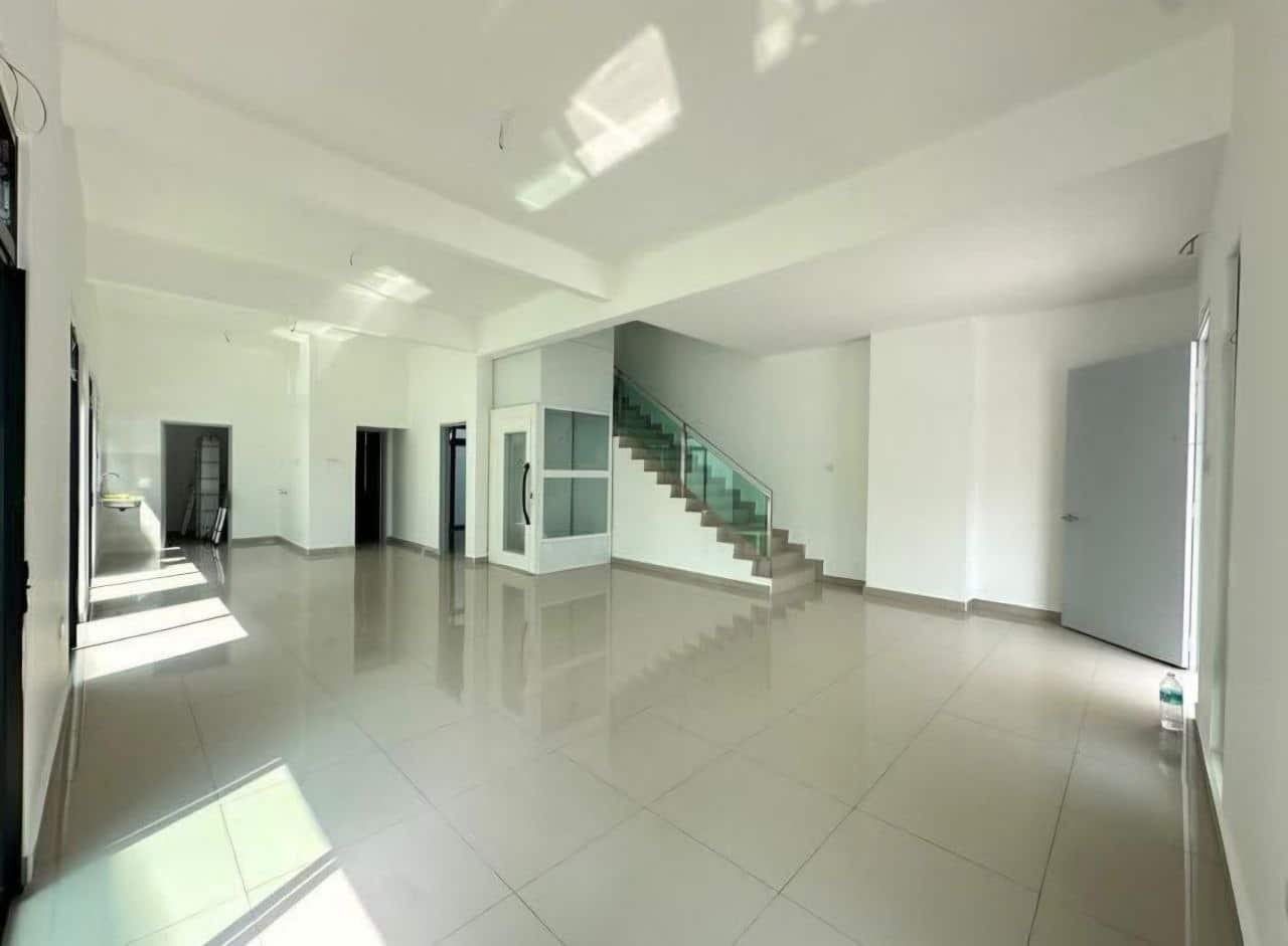 3-Storey Cluster House Mutiara Mas 2