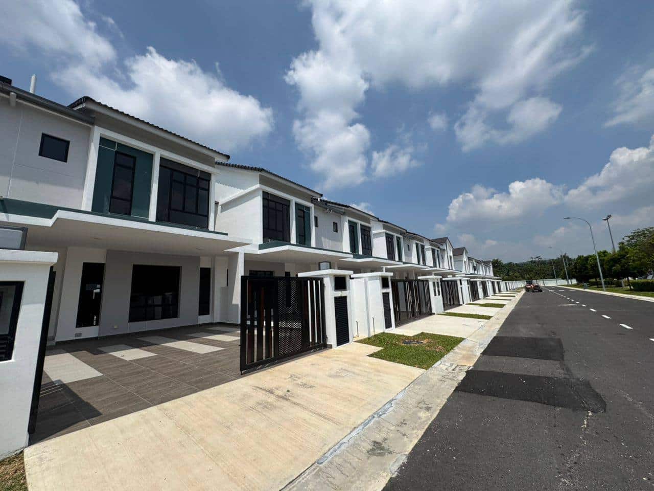 Double Storey Terrace Taman Impian Emas 4