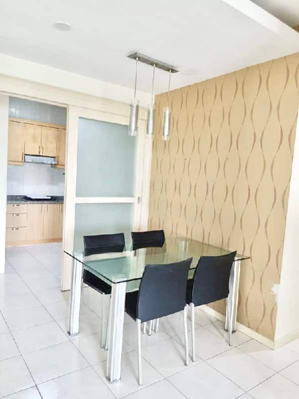 Apartment Taman Molek 2
