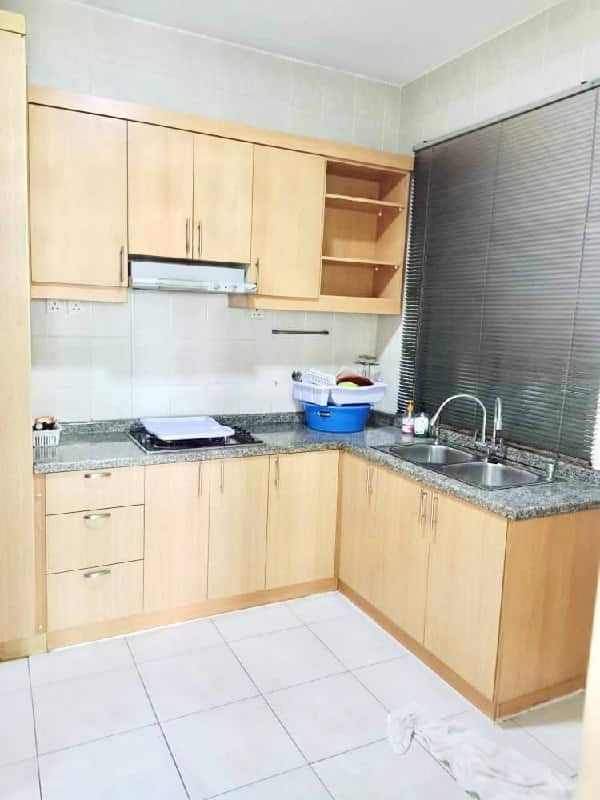 Apartment Taman Molek 6