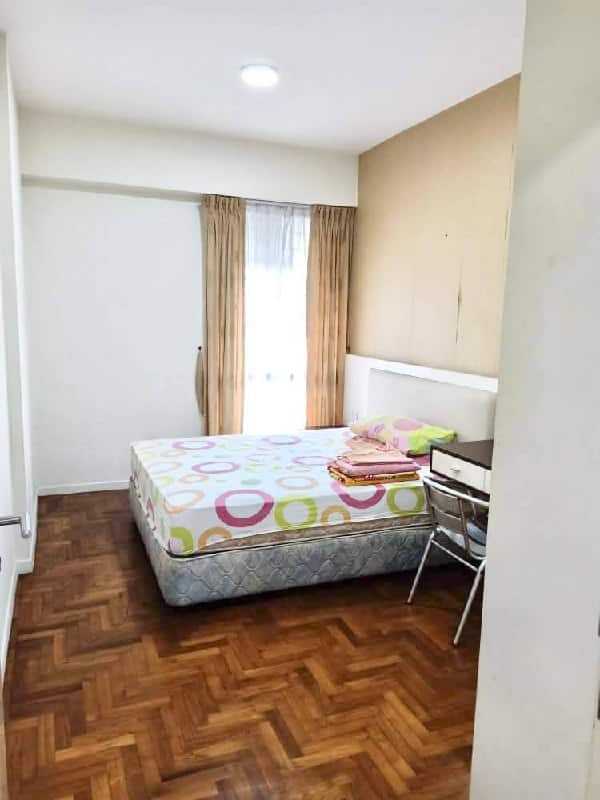 Apartment Taman Molek 4
