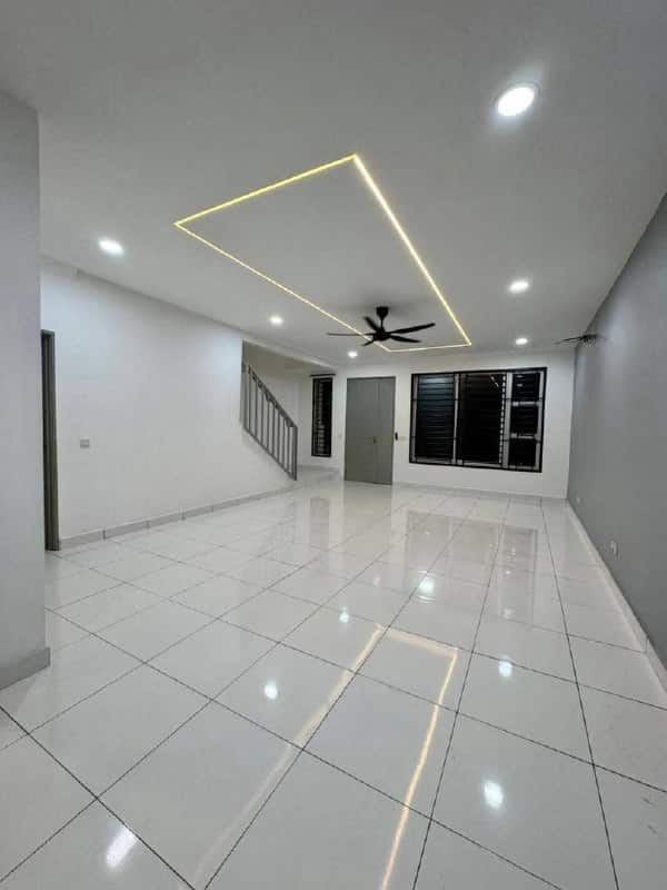 Double Storey Terrace House Gelang Patah 2