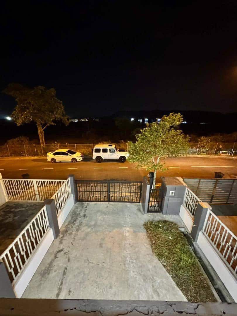 Double Storey Terrace House Gelang Patah 7