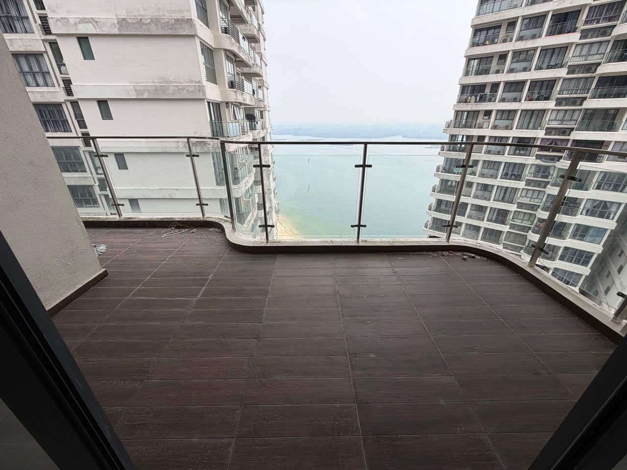 Condominium Royal Strand Country Garden Danga Bay 2