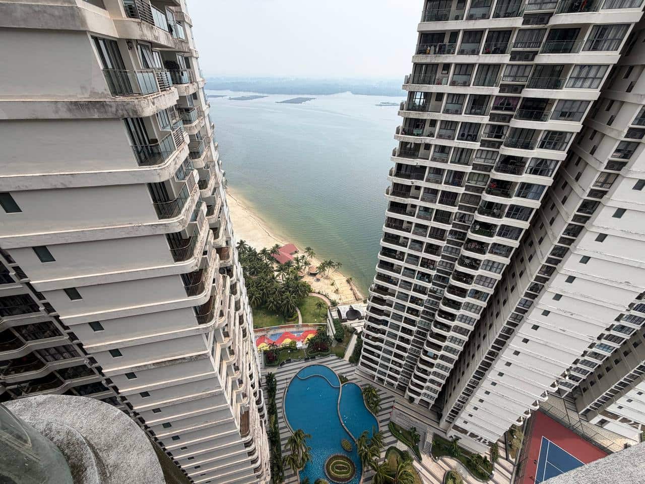 Condominium Royal Strand Country Garden Danga Bay 1