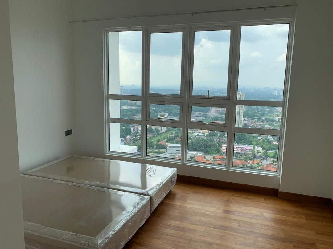 Condominium TriTower Residence 4