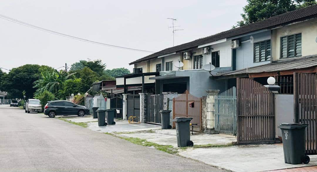 Double Storey Low Cost Taman Molek 1