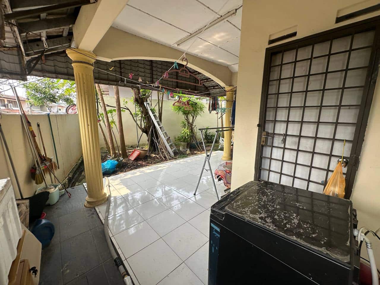 Single Storey End Lot Terrace Taman Rinting 5