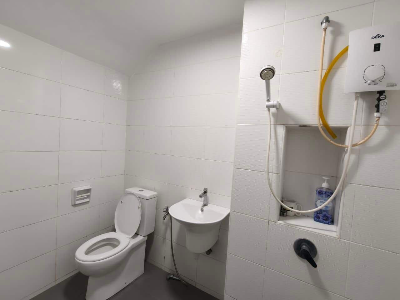 2-Storey Terrace House Eco Summer, Charlton 7