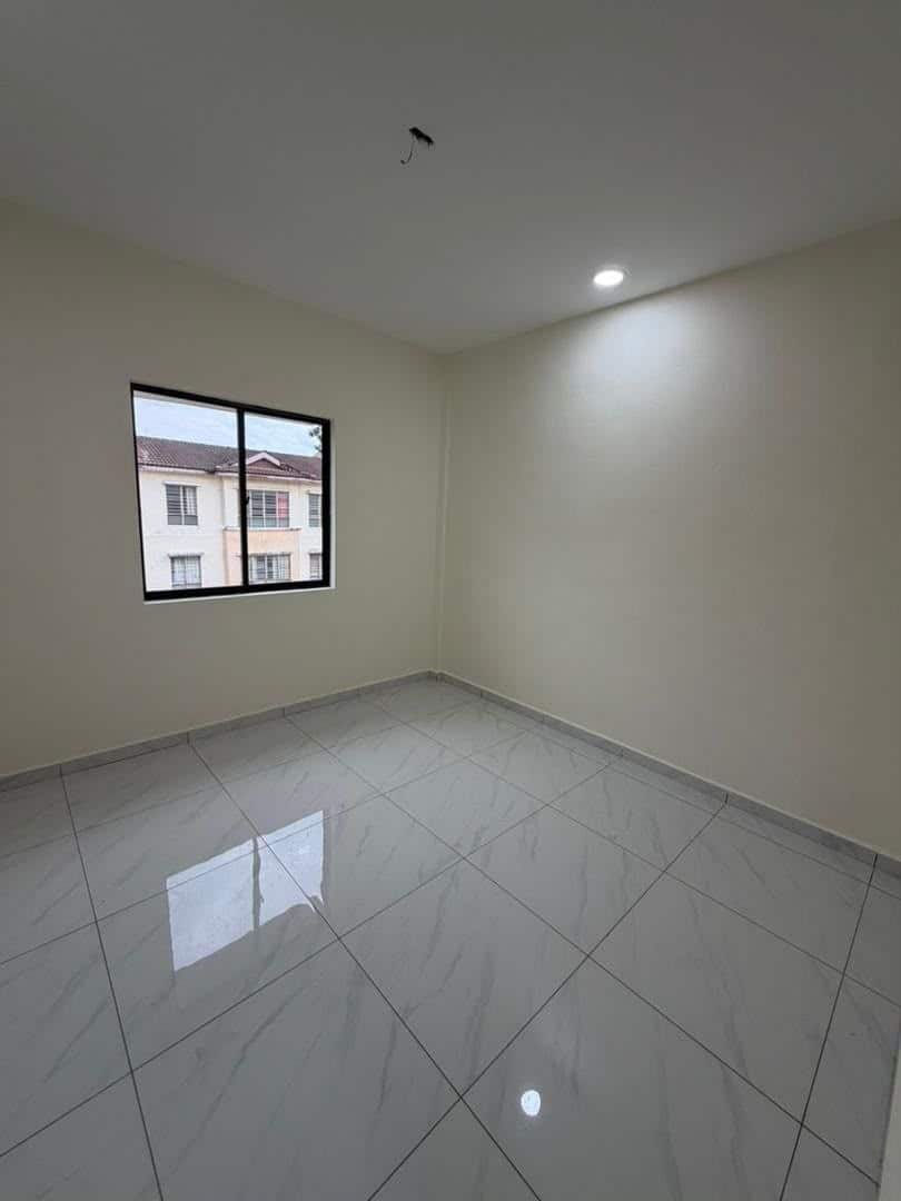 Low Cost Flat Taman Setia Indah 4