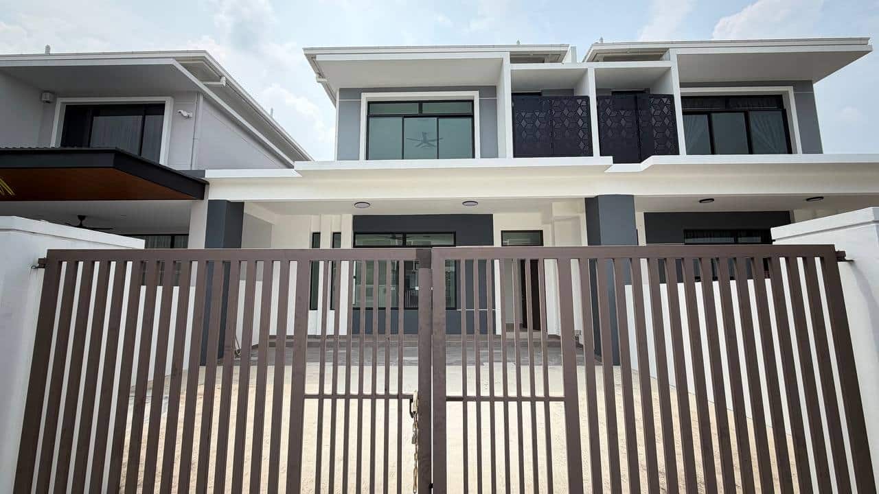 2-Storey Terrace House Taman Pelangi Indah 1