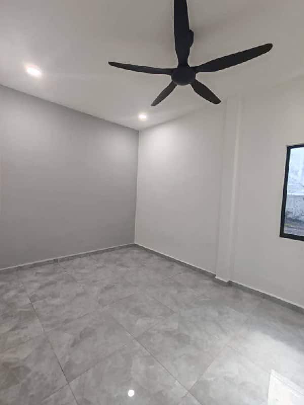 Single Storey Corner Taman Universiti 6