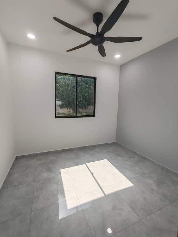 Single Storey Corner Taman Universiti 5