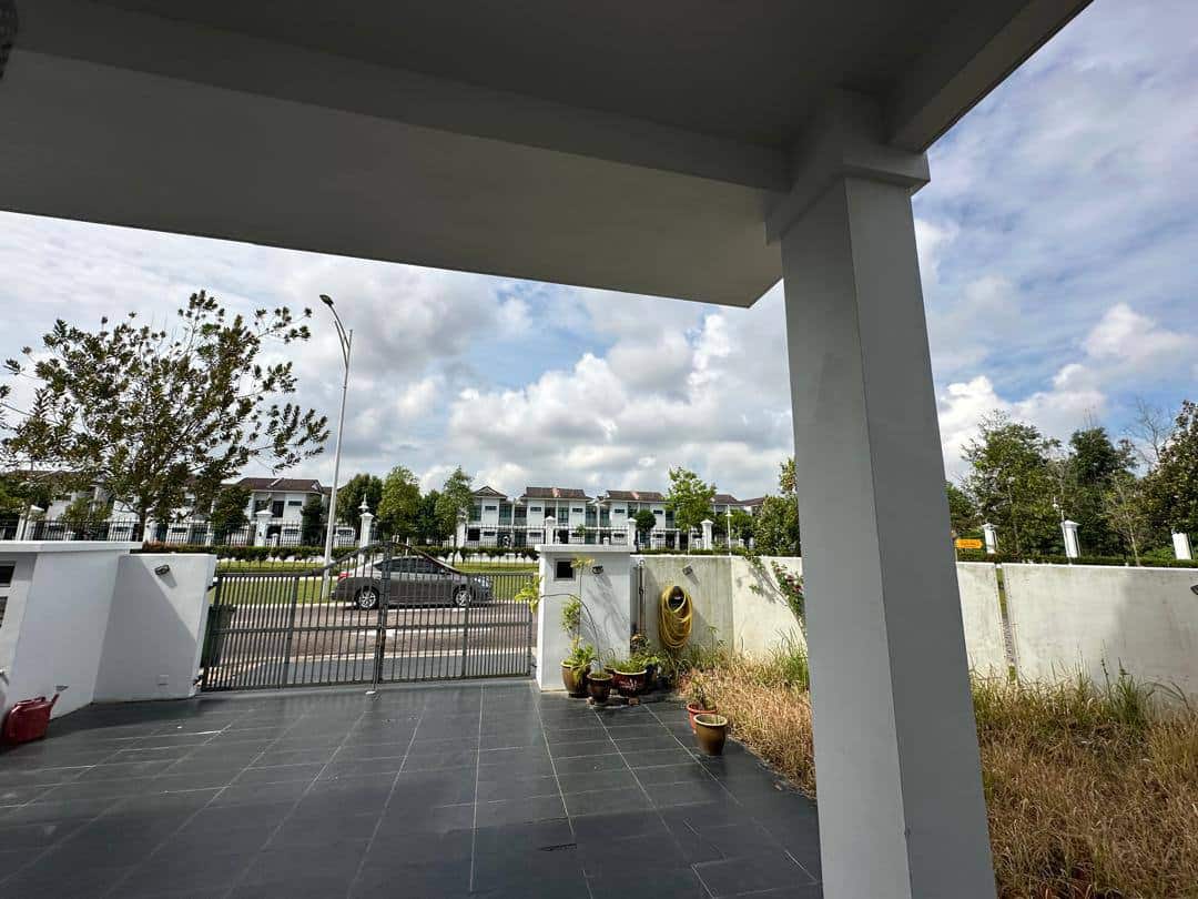 Double Storey Terrace Eko Tropics 2