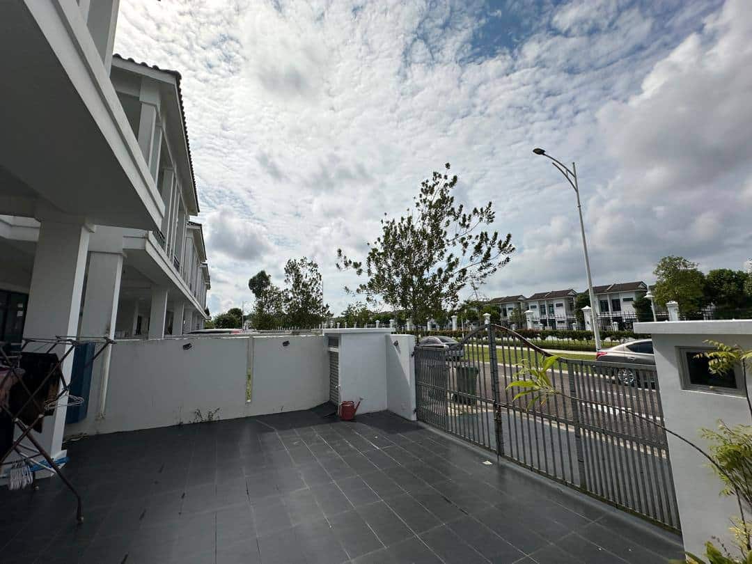 Double Storey Terrace Eko Tropics 3