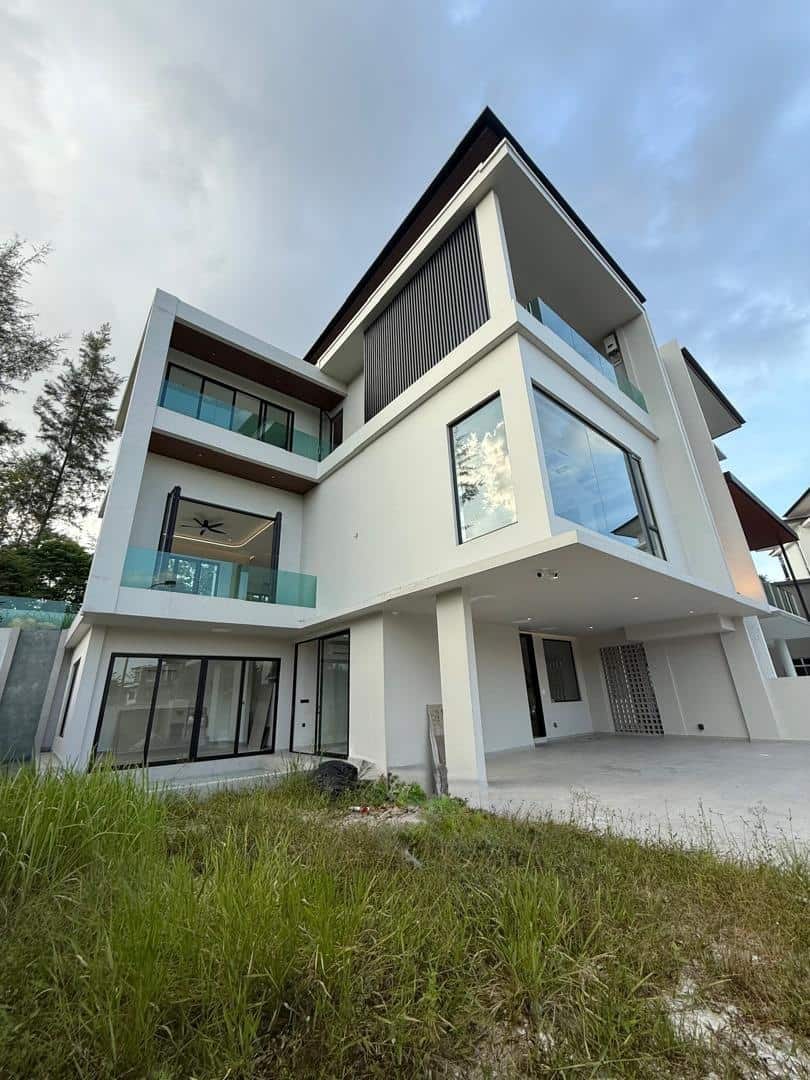 3-Storey Semi-D Horizon Hills 1